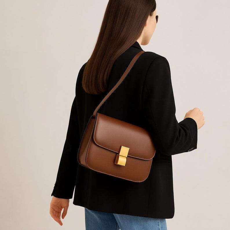 Sac structuré en cuir véritable avec fermoir doré